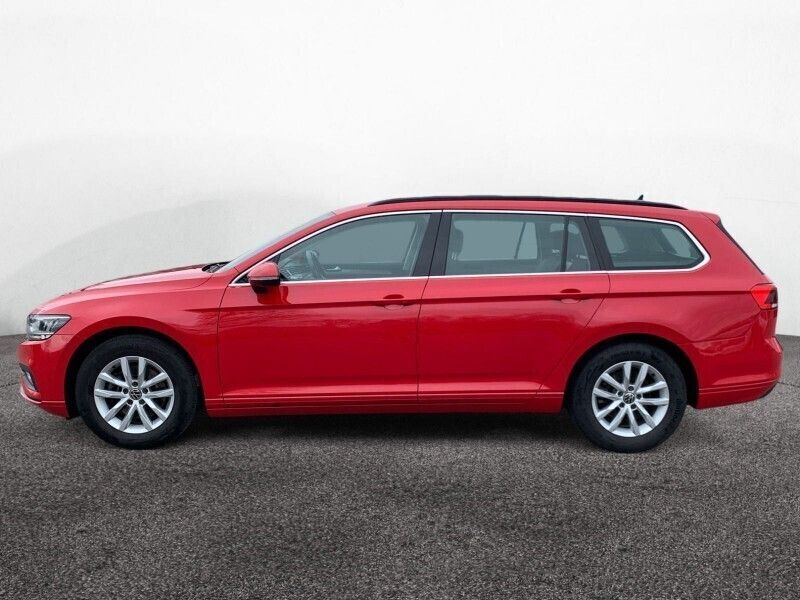 Rot Gebraucht 2021 VW Passat Business Kombi | 19.250 € (Superpreis) - Bild 1/4