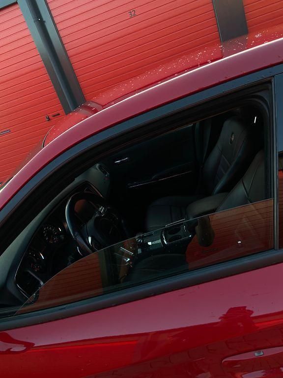 Gebraucht Dodge Charger 306 PS (225 kW) 2012 Rot Limousine