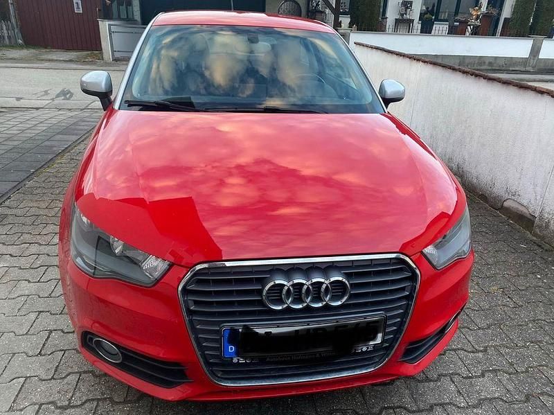 Gebraucht Audi A1 Ambition 90 PS (66 kW) 2012 Rot Kleinwagen