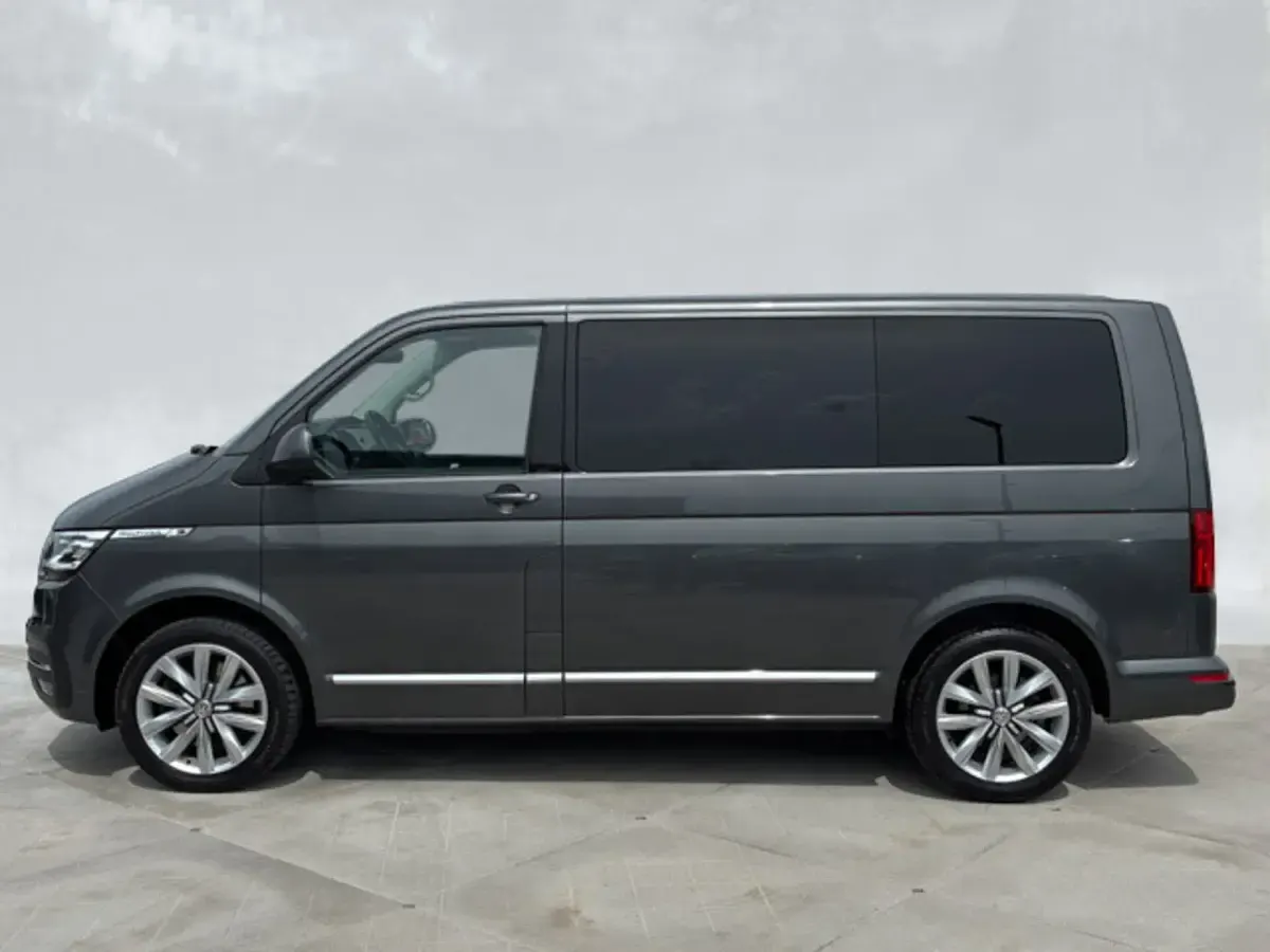 Gebraucht VW Multivan Comfortline 204 PS (150 kW) 2022 Indiumgrau metallic Van / Kleinbus