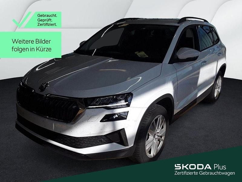 Moonweiß perleffekt (metallic) Gebraucht 2024 Skoda Karoq Selection SUV | 29.499 € (Guter Preis) - Bild 1/4