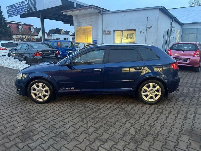 Gebraucht Audi A3 Attraction 90 PS (66 kW) 2012 Blau Limousine