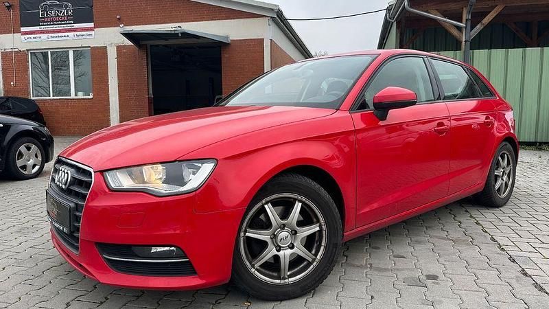 Rot Gebraucht 2013 Audi A3 Sport Limousine | 8.499 € (Fairer Preis) - Bild 1/4