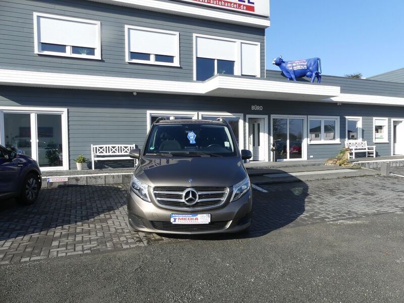 Braun Gebraucht 2017 Mercedes V250 Van / Kleinbus | 35.500 € (Fairer Preis) - Bild 1/4