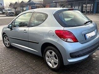 Gebraucht Peugeot 207 Urban Move 95 PS (69 kW) 2010 Blau Limousine