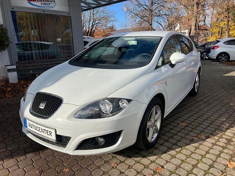 Weiß Gebraucht 2012 Seat Leon Copa Limousine | 6.900 € (Guter Preis) - Bild 1/4