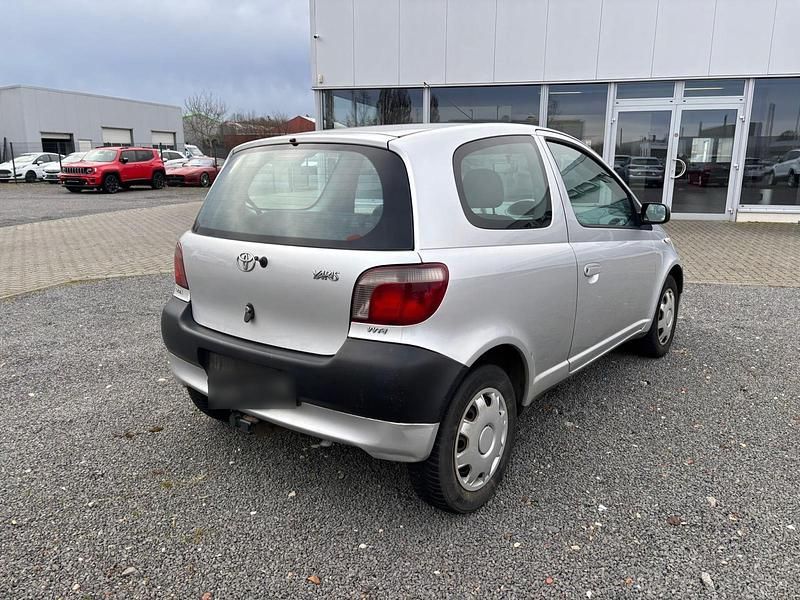 Gebraucht Toyota Yaris 68 PS (50 kW) 2002 Grau Kleinwagen
