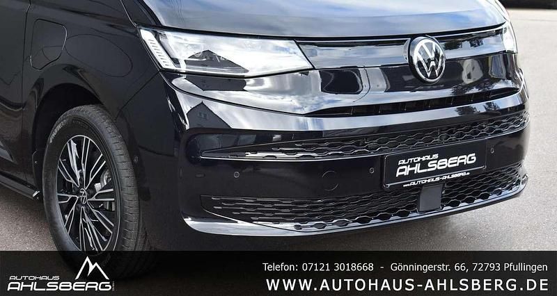 Neu VW Multivan Family 245 PS (180 kW) 2025 Deep black perleffekt Van