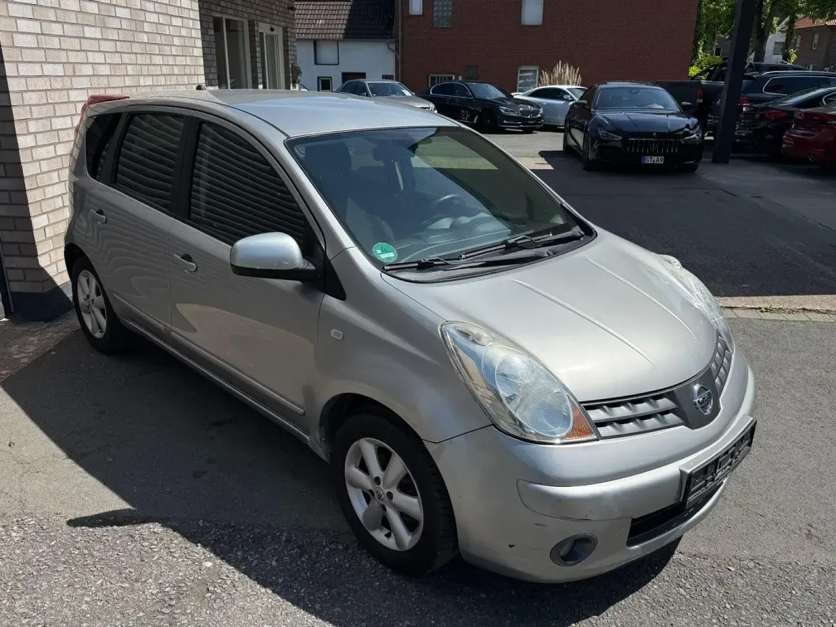 Gebraucht Nissan Note Acenta 103 PS (75 kW) 2008 Silber Kleinwagen