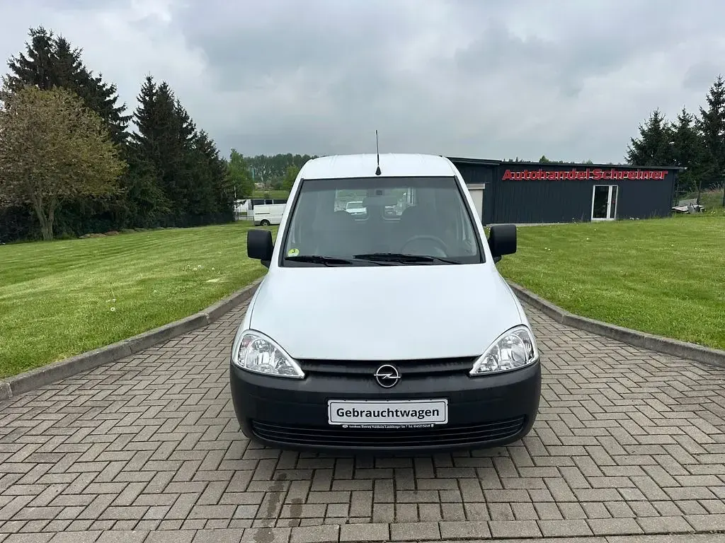 Używany Opel Combo 65 KM (47 kW) 2002 Biały Minivan