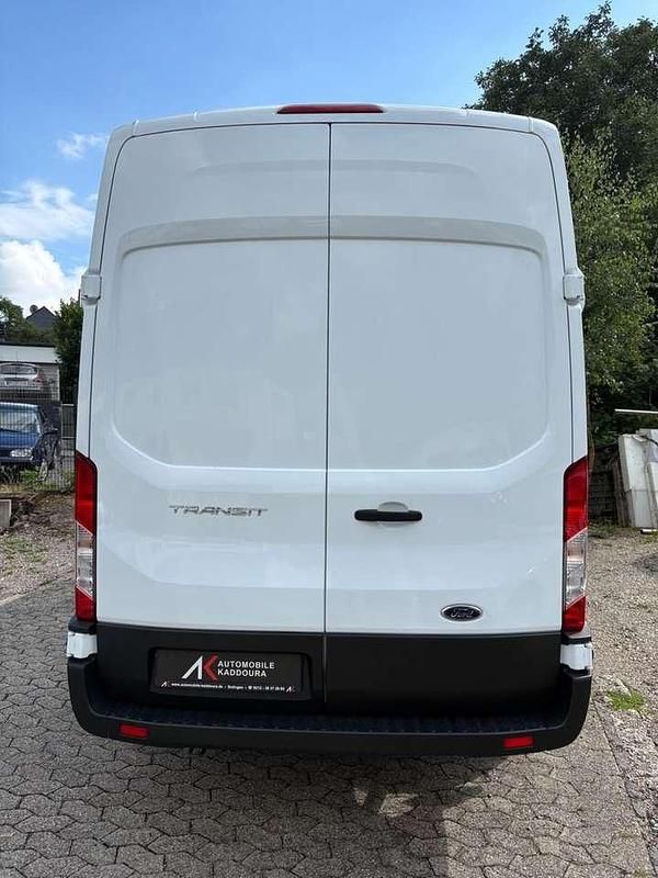 Używany Ford Transit Trend 131 KM (96 kW) 2022 Biały Minivan