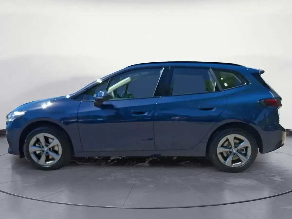 Gebraucht BMW 220 170 PS (125 kW) 2025 Night dusk blue Van / Kleinbus