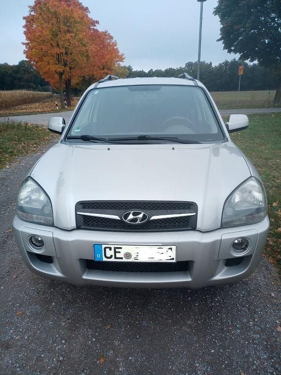 Silber Gebraucht 2008 Hyundai Tucson GLS SUV | 3.490 € (Guter Preis) - Bild 1/4