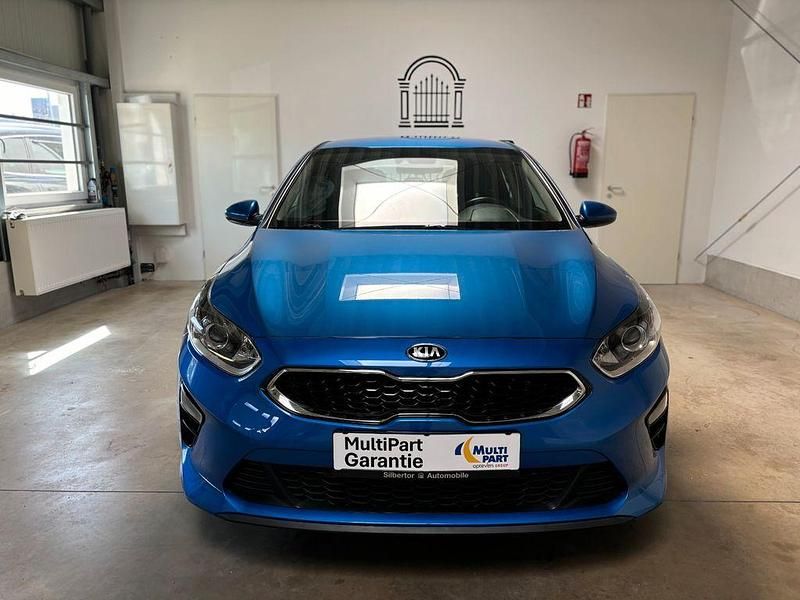 Gebraucht Kia Ceed 140 PS (102 kW) 2018 Blau Kleinwagen