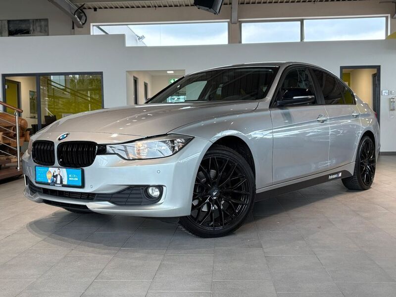 Silber Gebraucht 2013 BMW 318 Comfort Edition Limousine | 7.995 € (Fairer Preis) - Bild 1/4