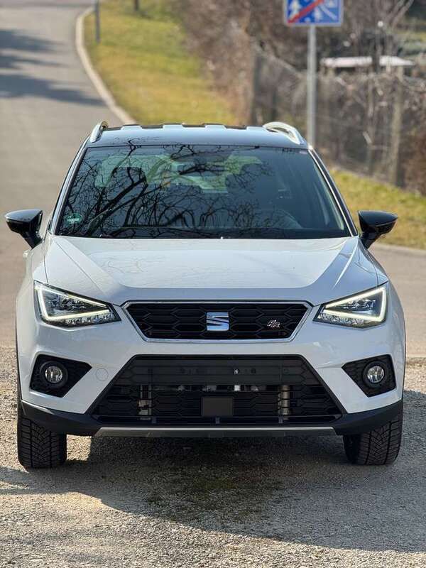 Weiß Gebraucht 2021 Seat Arona FR SUV | 18.490 € (Guter Preis) - Bild 1/4