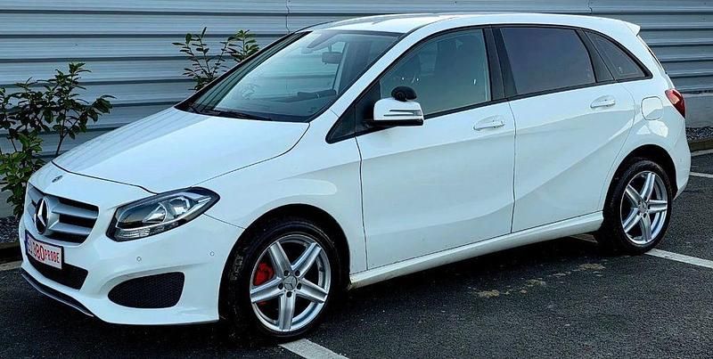 Gebraucht Mercedes B220 170 PS (125 kW) 2019 Weiß Van / Kleinbus