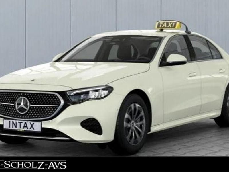 Gebraucht Mercedes E200 163 PS (119 kW) 2026 Beige Limousine