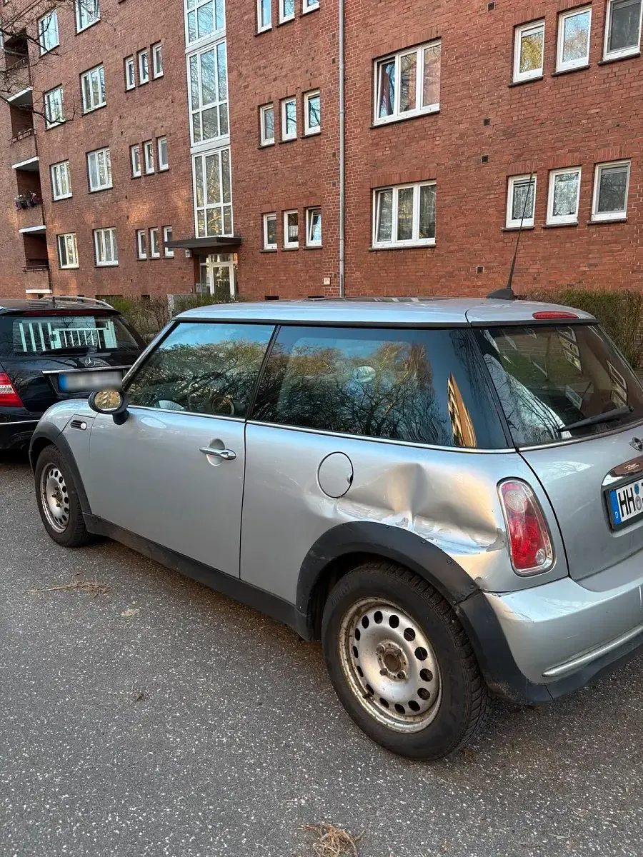 Käytetty Mini Cooper 90 HP (66 kW) 2006 Hopea Viistoperä