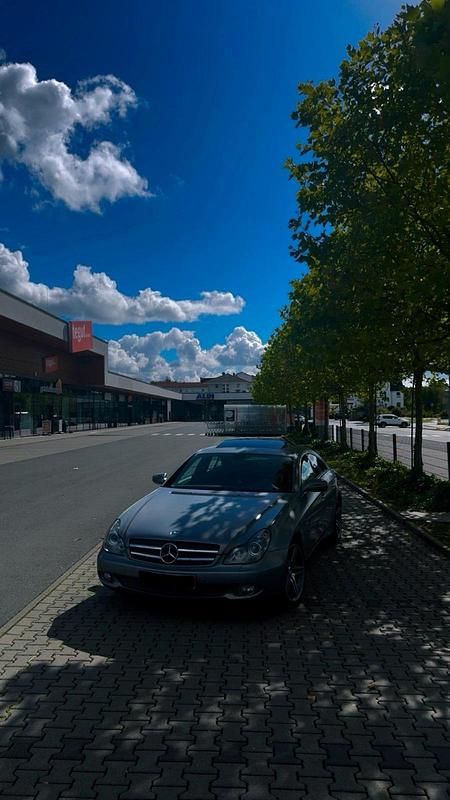 Andere farben Gebraucht 2009 Mercedes CLS350 Edition Coupé | 18.999 € - Bild 1/4