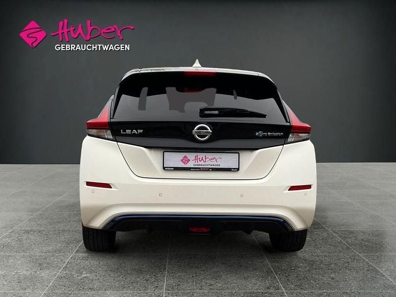 Gebraucht Nissan Leaf Tekna 160 kW (218 PS) 2021 Weiß Kleinwagen