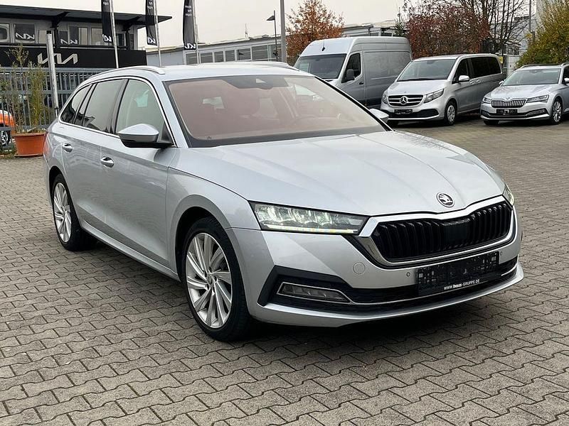 Gebraucht Skoda Octavia First Edition 150 PS (110 kW) 2020 Silber Kombi