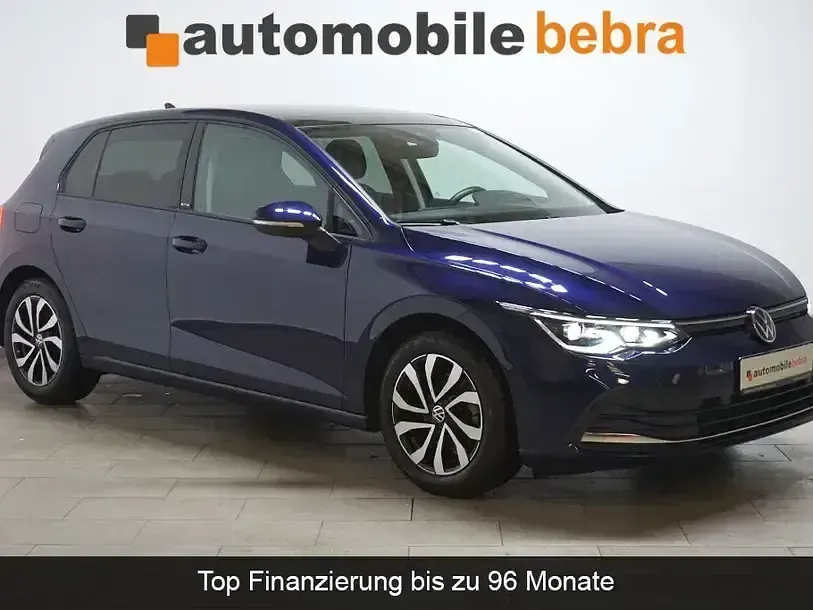 Używany VW Golf VIII Active 150 KM (110 kW) 2022 Niebieski Sedan/Limuzyna