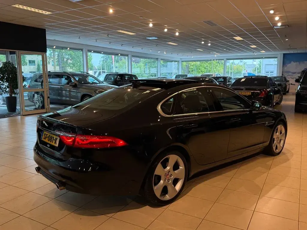 Gebraucht Jaguar XF Portfolio 340 PS (250 kW) 2018 Schwarz Limousine