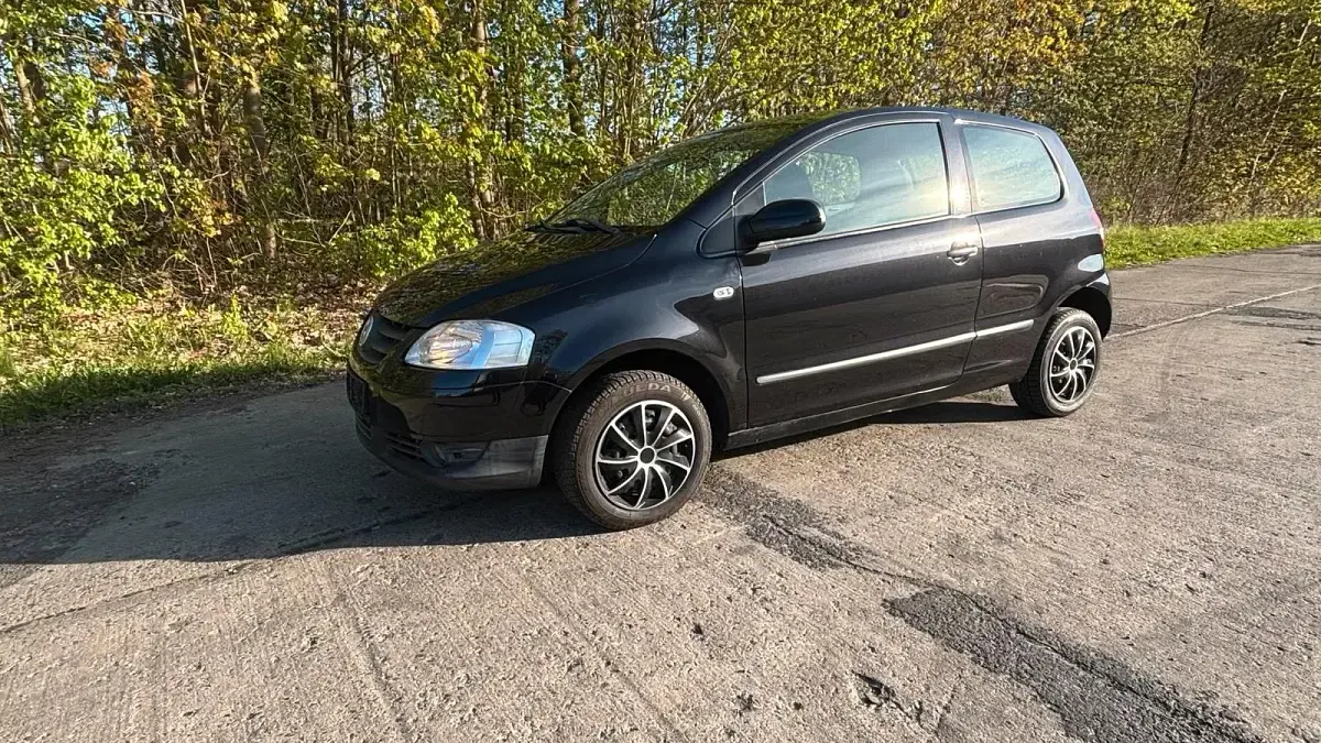 Gebraucht VW Fox 75 PS (55 kW) 2008 Schwarz Kleinwagen
