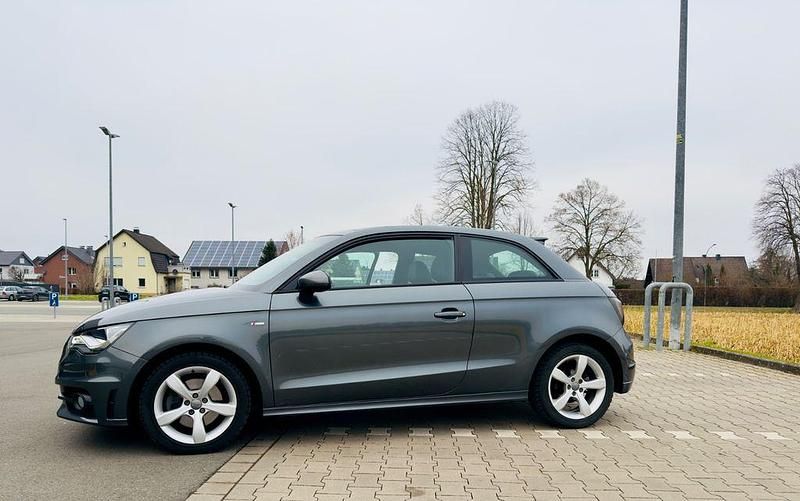 Gebraucht Audi A1 S-Line 122 PS (89 kW) 2013 Grau Kleinwagen