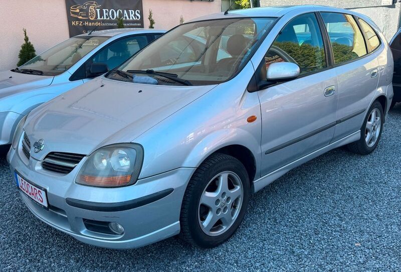 Grau Gebraucht 2002 Nissan Almera Tino Van / Kleinbus | 1.850 € (Fairer Preis) - Bild 1/4