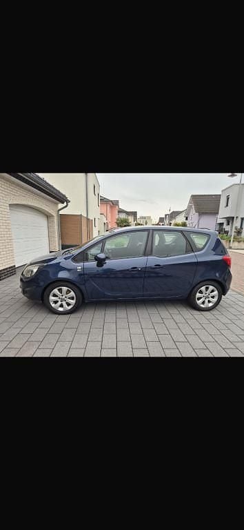 Używany Opel Meriva 140 KM (102 kW) 2012 Niebieski Minivan