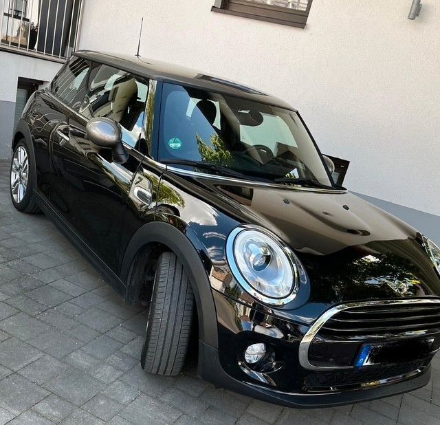 Schwarz Gebraucht 2018 Mini Cooper Seven Kleinwagen | 16.400 € (Fairer Preis) - Bild 1/4
