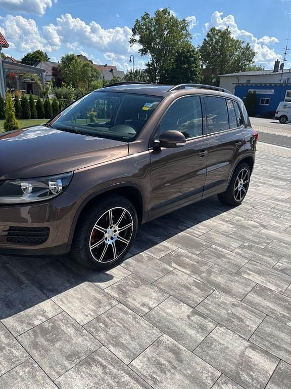 Braun Gebraucht 2013 VW Tiguan Trendline SUV | 11.000 € (Fairer Preis) - Bild 1/4