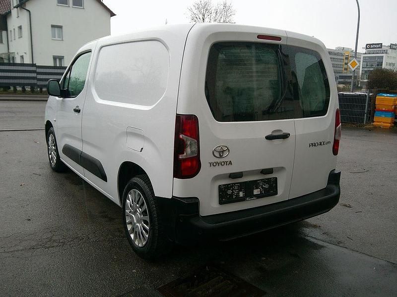 Gebraucht Toyota Proace City City 102 PS (75 kW) 2023 Weiß Van / Kleinbus
