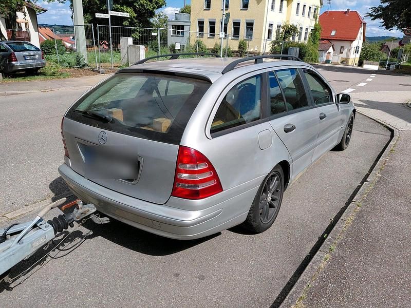 Silber Gebraucht 2002 Mercedes C220 Kombi | 2.950 € (Teuer) - Bild 1/4