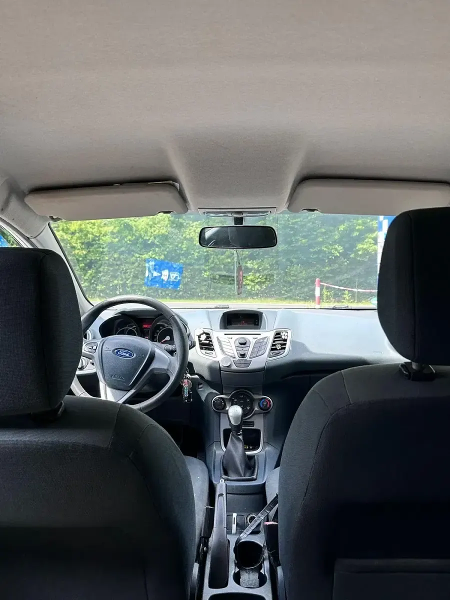 Gebraucht Ford Fiesta 75 PS (55 kW) 2009 Weiß Limousine