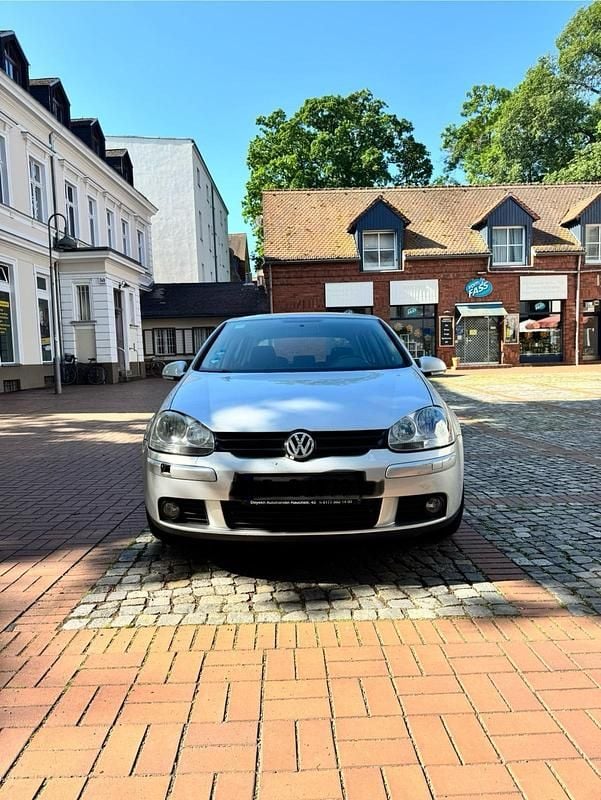 Silber Gebraucht 2006 VW Golf V Edition Limousine | 2.799 € (Guter Preis) - Bild 1/4