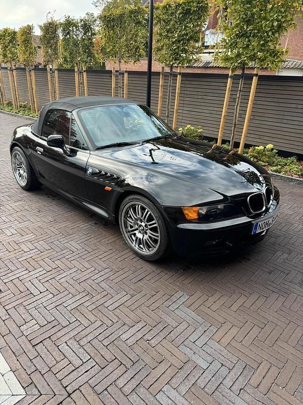 Schwarz Gebraucht 1997 BMW Z3 Cabrio | 9.600 € - Bild 1/4