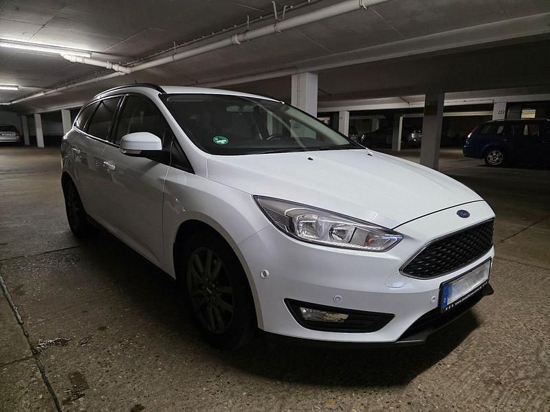 Gebraucht Ford Focus 105 PS (77 kW) 2018 Weiß Kombi