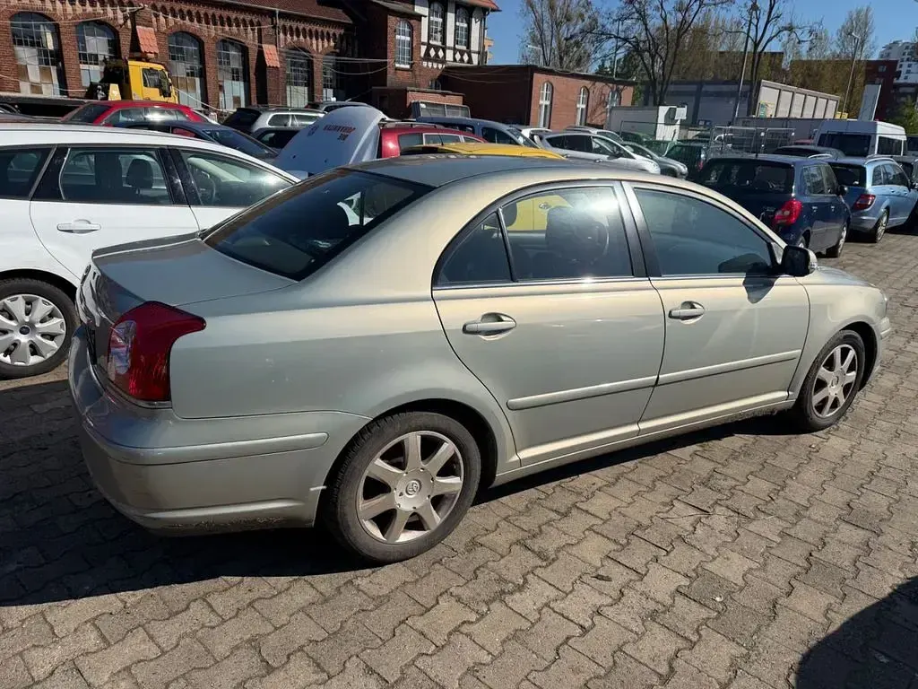 Gebraucht Toyota Avensis Sol 147 PS (108 kW) 2007 Grün Limousine