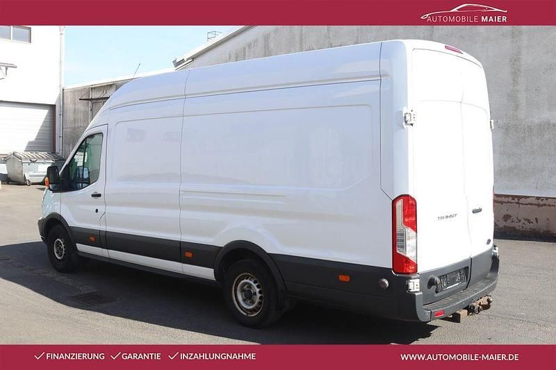 Second-hand Ford Transit 170 CP (125 kW) 2017 Alb Monovolum