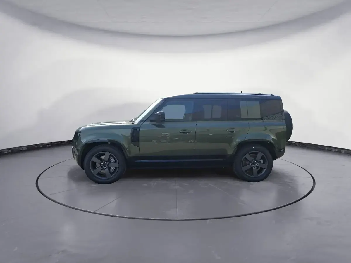 Gebraucht Land Rover Defender SE Dynamic 349 PS (256 kW) 2026 SUV