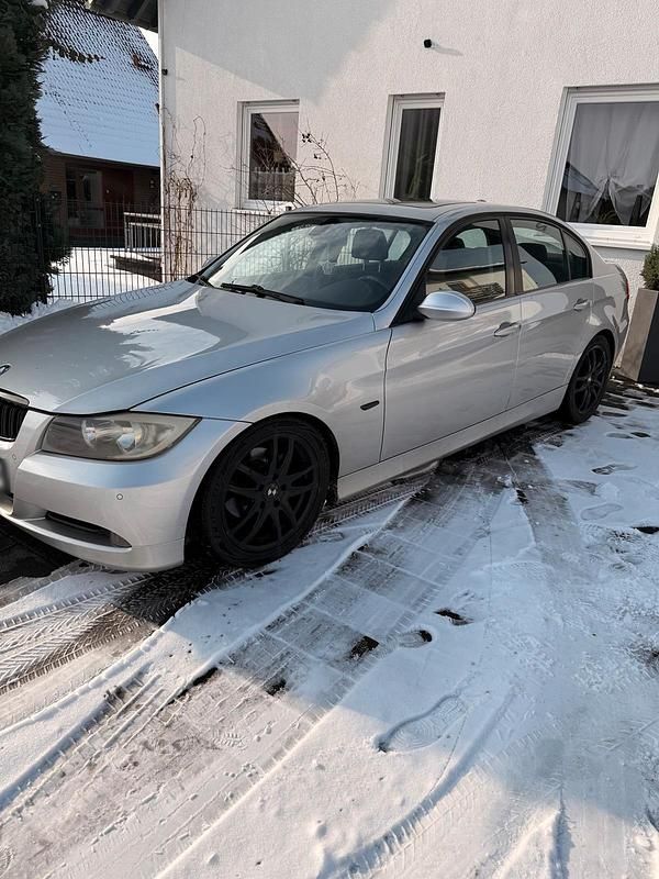 Gebraucht BMW 320 150 PS (110 kW) 2007 Silber Limousine