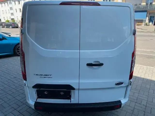 Second-hand Ford Transit Custom Trend 131 CP (96 kW) 2023 Alb Monovolum