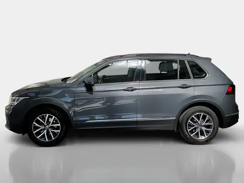 Gebraucht VW Tiguan Life 150 PS (110 kW) 2023 Delfingrau metallic SUV