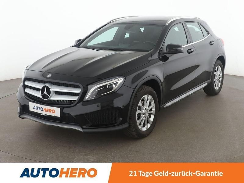 Schwarz Gebraucht 2015 Mercedes GLA200 AMG line SUV | 17.700 € (Fairer Preis) - Bild 1/3
