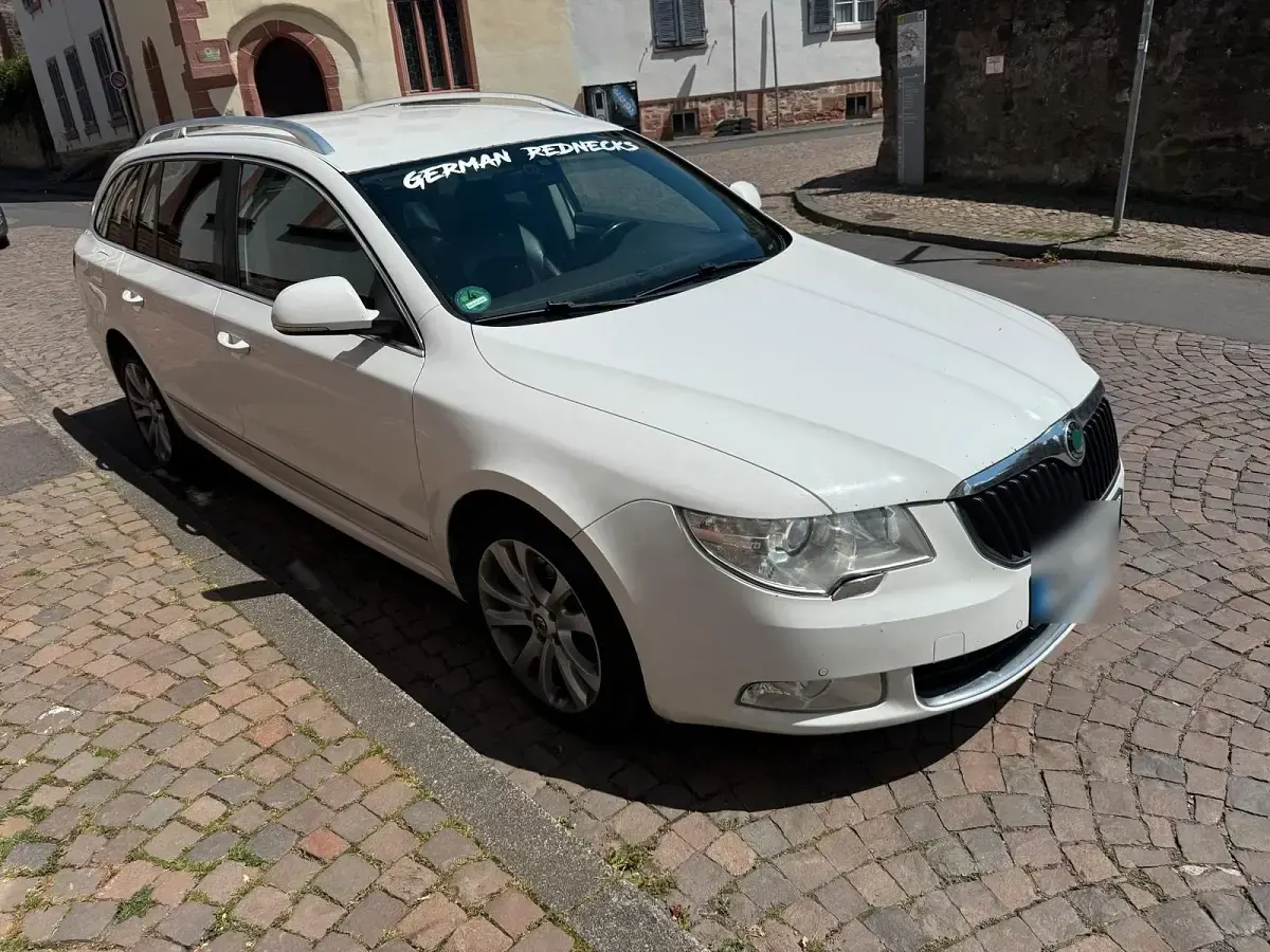 Gebraucht Skoda Superb 170 PS (125 kW) 2012 Weiß Kombi
