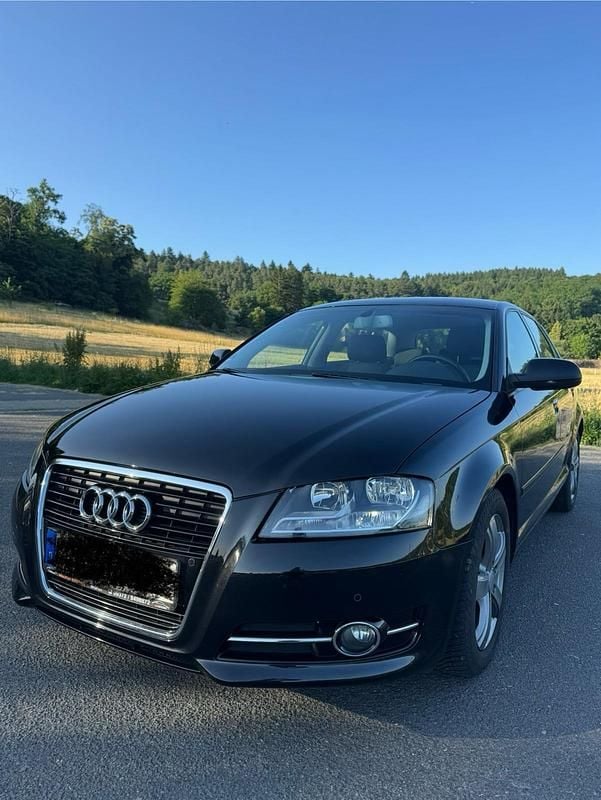 Schwarz Gebraucht 2011 Audi A3 Sportback Ambiente Kombi | 5.600 € (Guter Preis) - Bild 1/4