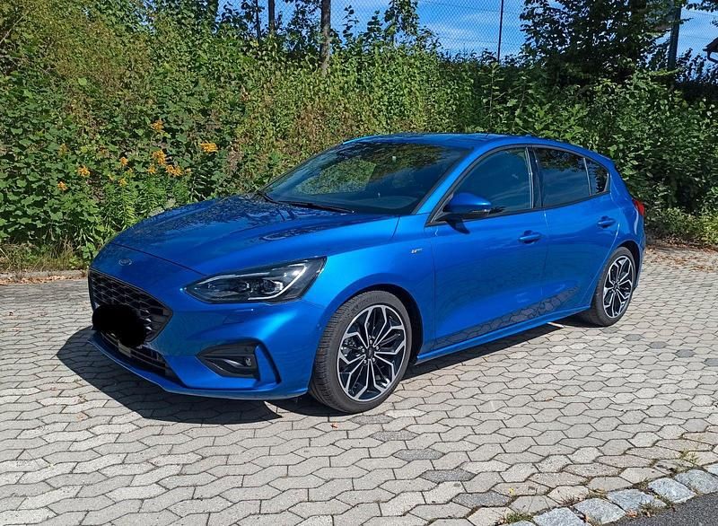 Gebraucht Ford Focus ST-Line 125 PS (91 kW) 2018 Blau Limousine